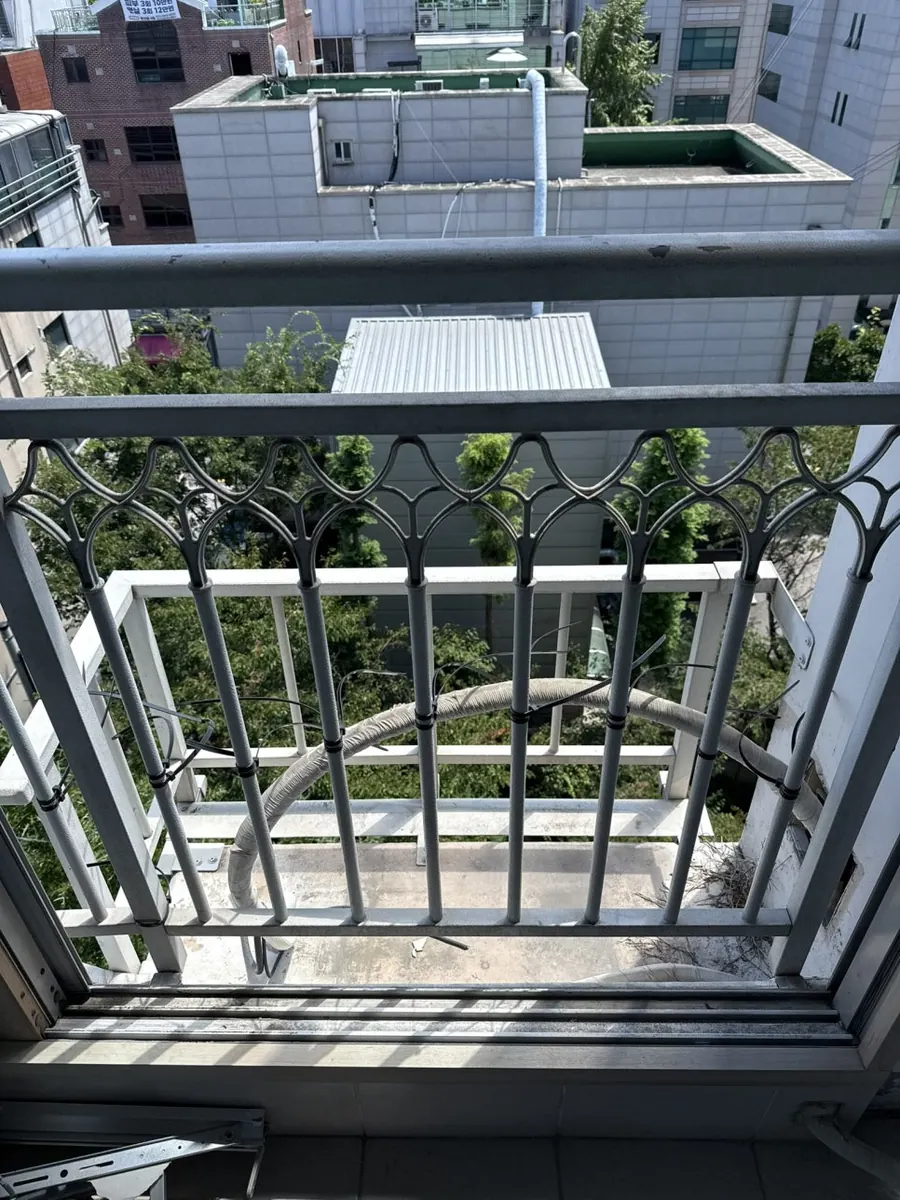 역삼금호어울림 실외기실 난간 리폼 시공 사진 2